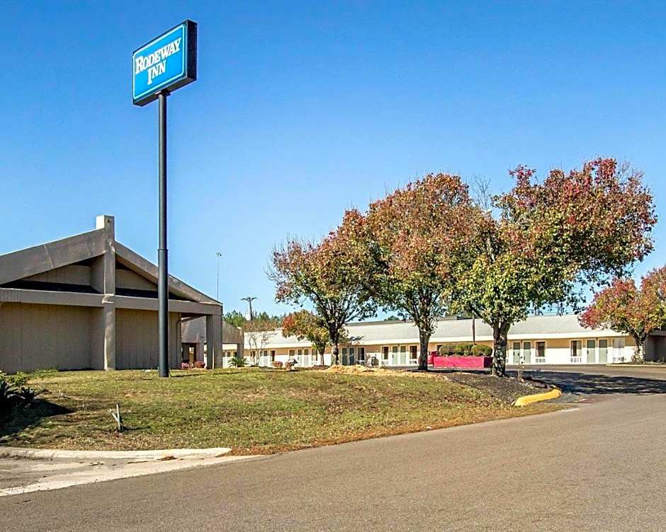 Rodeway Inn & Suites Brookhaven