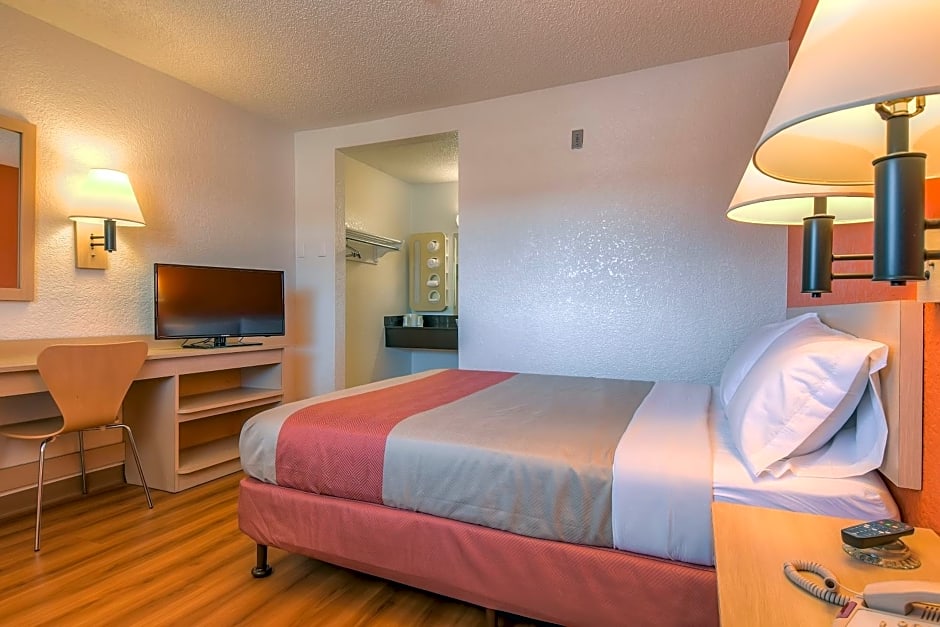 Motel 6-Rowland Heights, CA - Los Angeles - Pomona