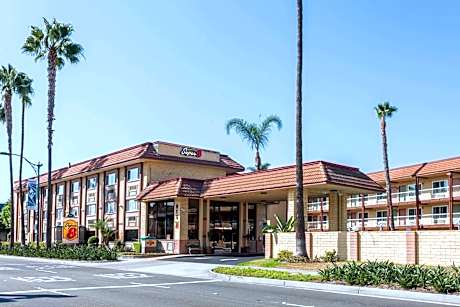 Super 8 by Wyndham Anaheim/Disneyland Drive