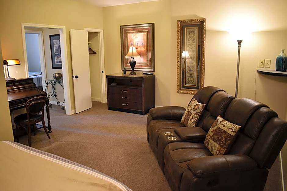 Silver Horseshoe Inn