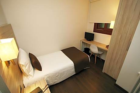 Small Single Room (interior)