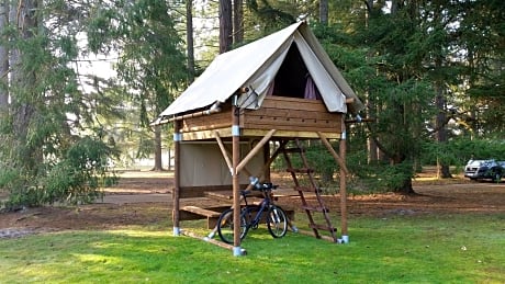 Bike Lodge with shared bathroom 