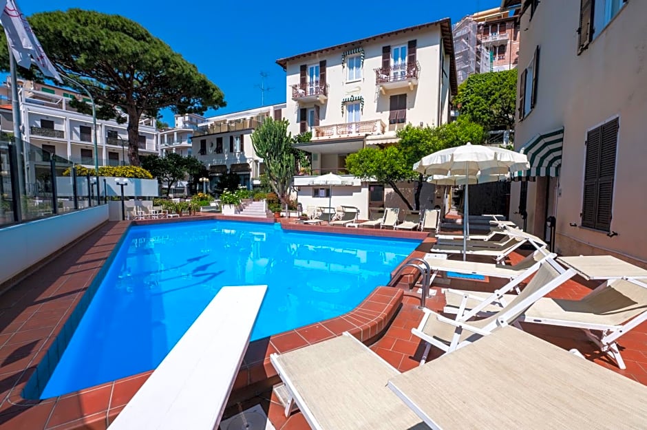 Coccodrillo Hotel & Apartments