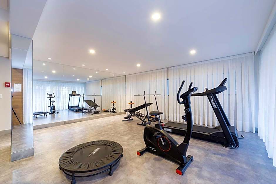 Terrazzo 402B - Apartamento 02 suítes - Acomoda até 06 pessoas - À poucos metros da praia de Bombas - (Consultar serviços de roupa de cama e banho)