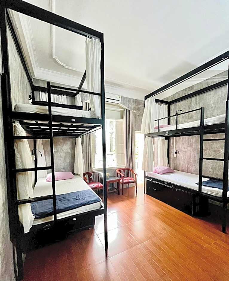 Amy Hostel Hue