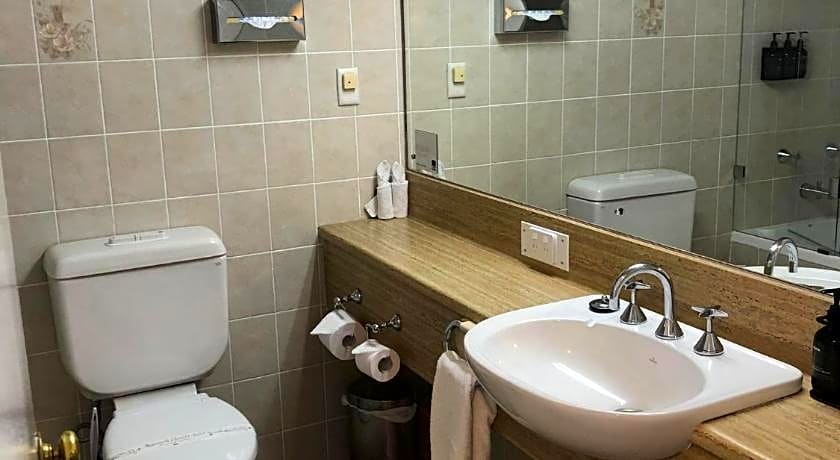 Comfort Hotel Adelaide Meridien