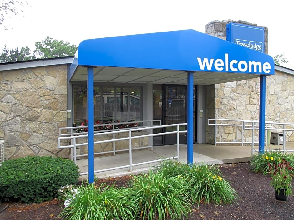 Travelodge by Wyndham Lansing