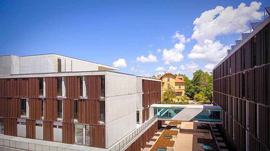 Curio Collection by Hilton Boeira Garden Hotel Porto, Portug