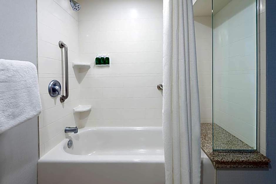 Courtyard by Marriott Buffalo Airport