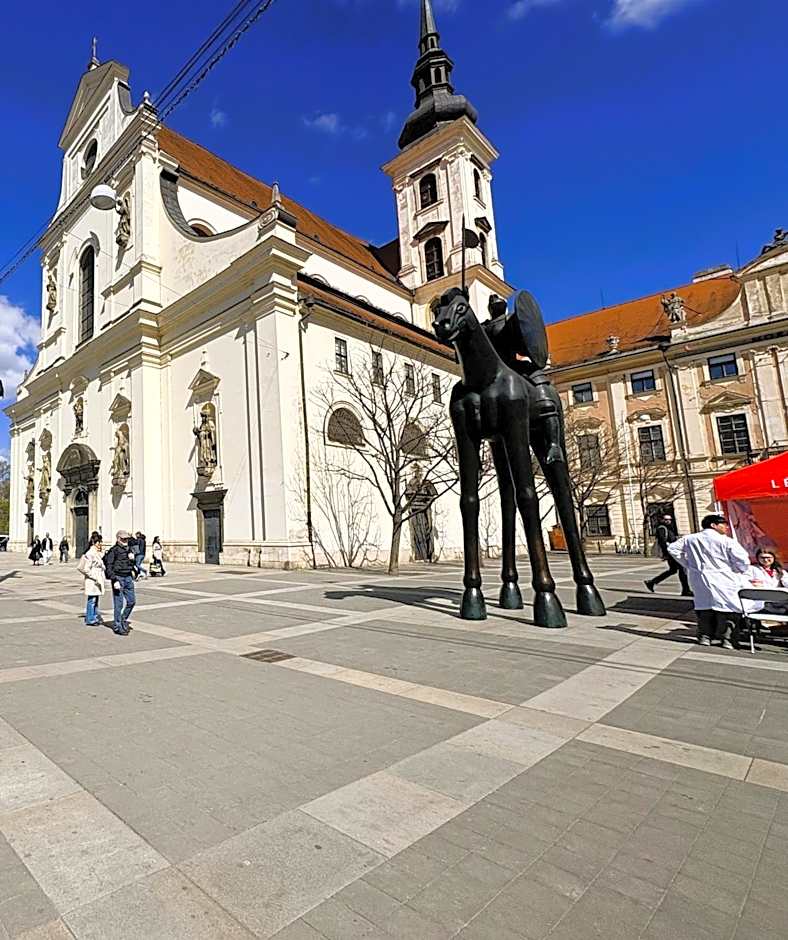 Black Style ROOMS Moravske namesti