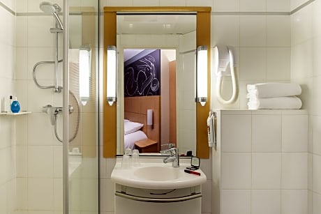 Standard Room with 1 double bed