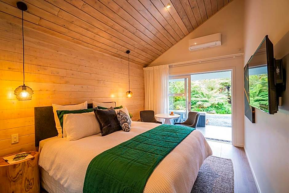 Wairua Lodge - Rainforest River Retreat