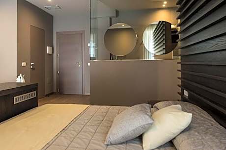 King Room with Spa Bath