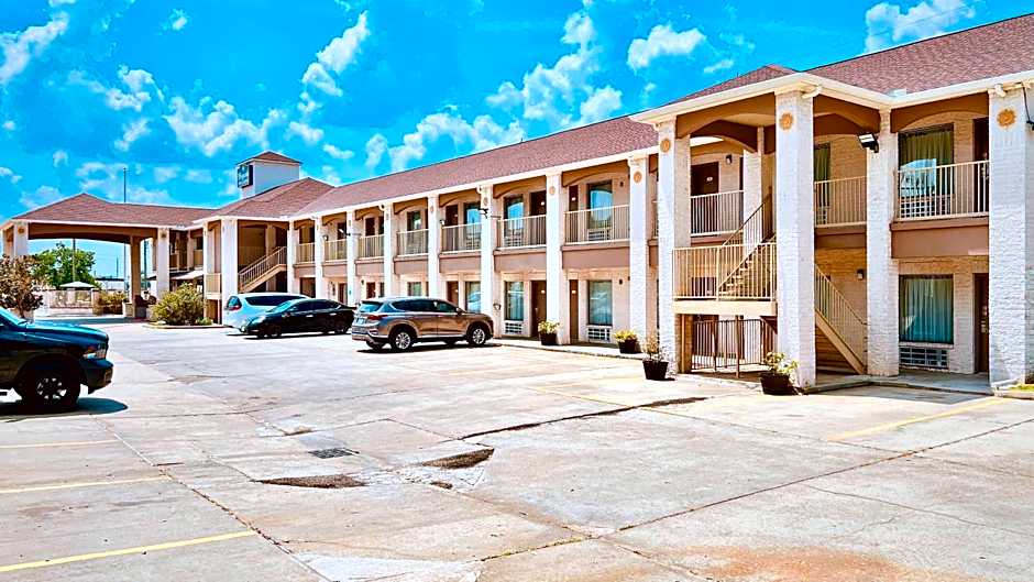 Magnolia Inn And Suites
