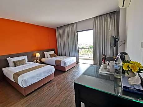 Superior Twin Room with City View