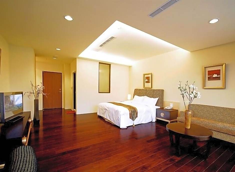 Sun Moon Lake Karuizawa Villa B&B