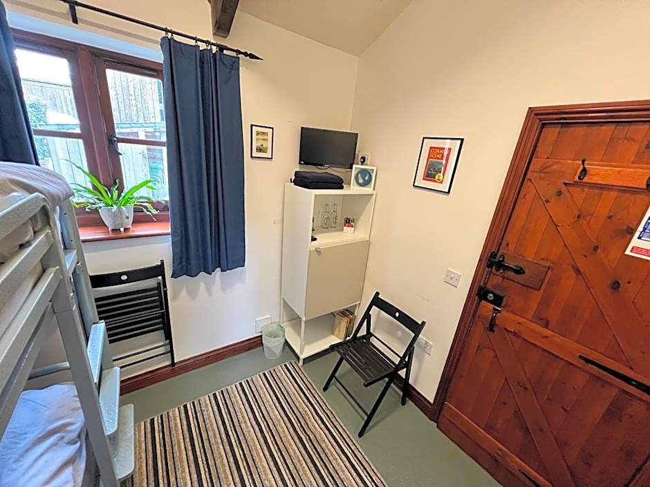 Lands End Hostel and B&B