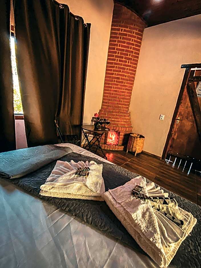 Chalés com Hidromassagem e Lareira em Visconde de Mauá, Prox Pedra Selada, Pousada Leal Chalés
