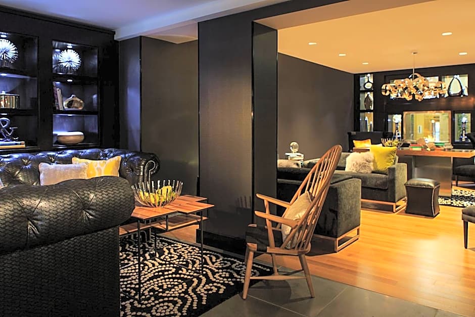 Renaissance by Marriott Cincinnati Downtown Hotel