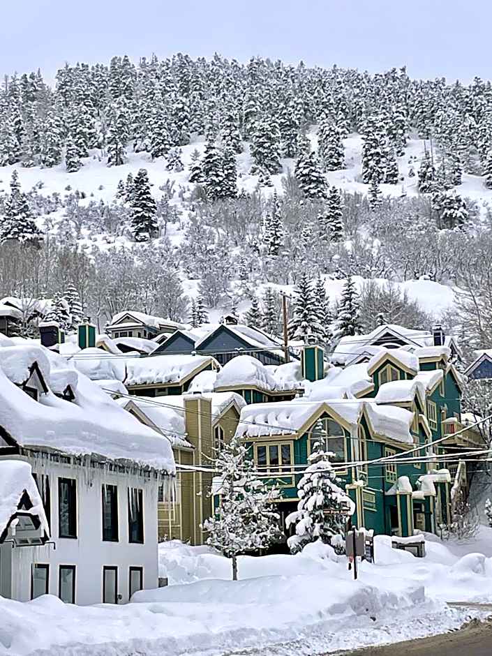 SUNDANCE Condo at The Park Hotel