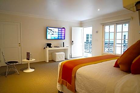 Standard with 1 King Bed