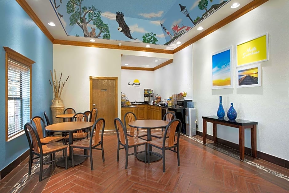 Days Inn & Suites by Wyndham Big Spring