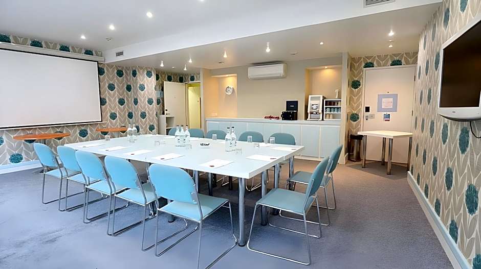 Citrus Hotel Cheltenham by Compass Hospitality