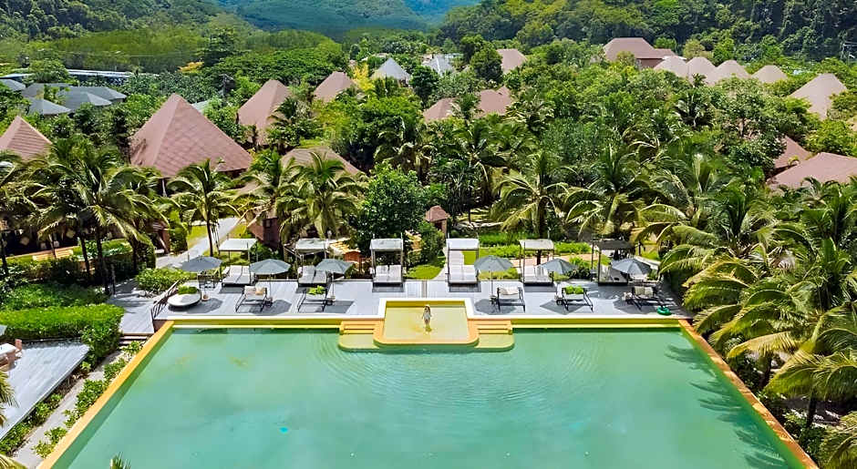 High Season Pool Villa & Spa