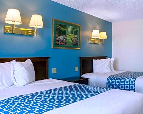 Standard Queen Room with Two Queen Beds - Non Smoking