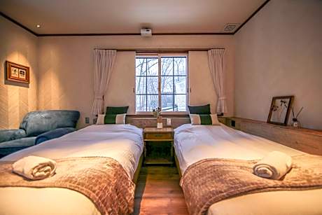 Twin Room with Private Bathroom