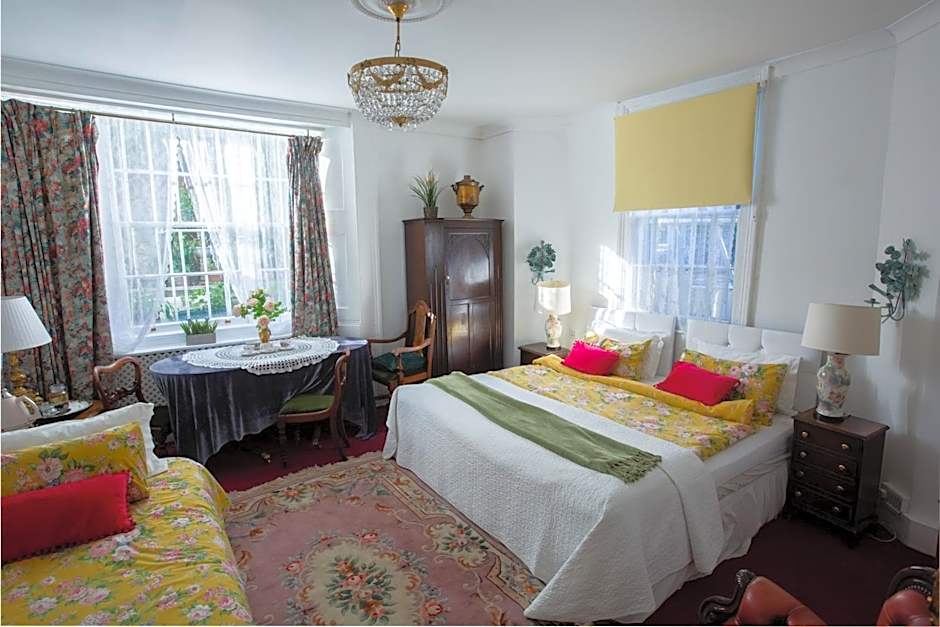 Dawson Place, Juliette's Bed and Breakfast