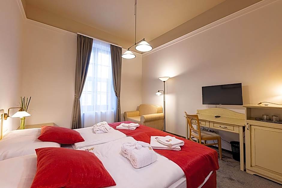 Bazilika alatt Panzió