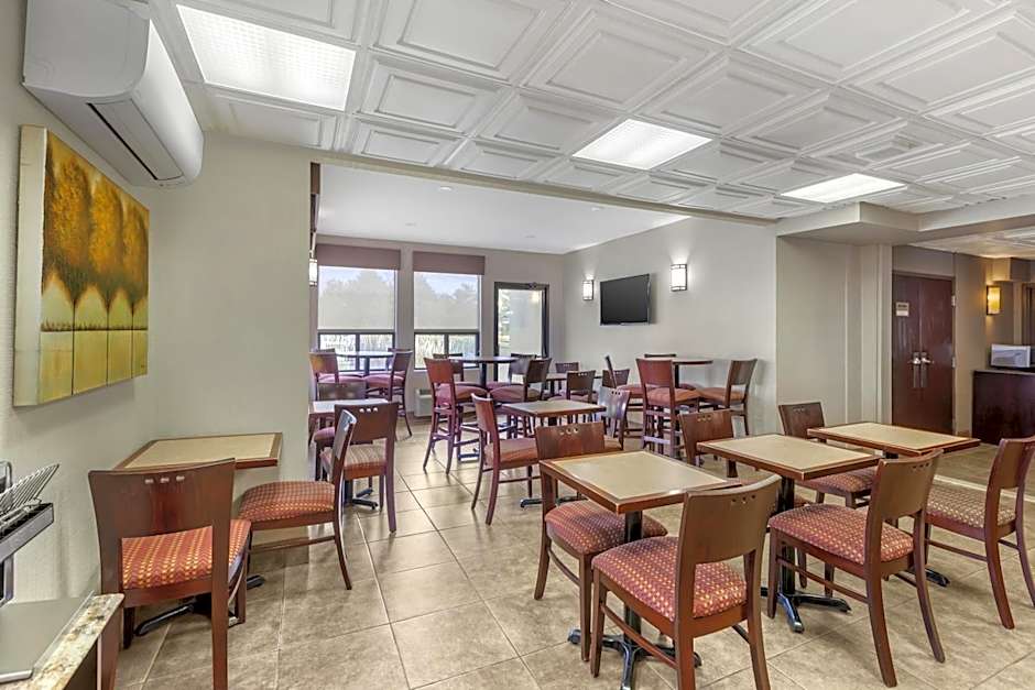 Best Western Plus Rose City Suites