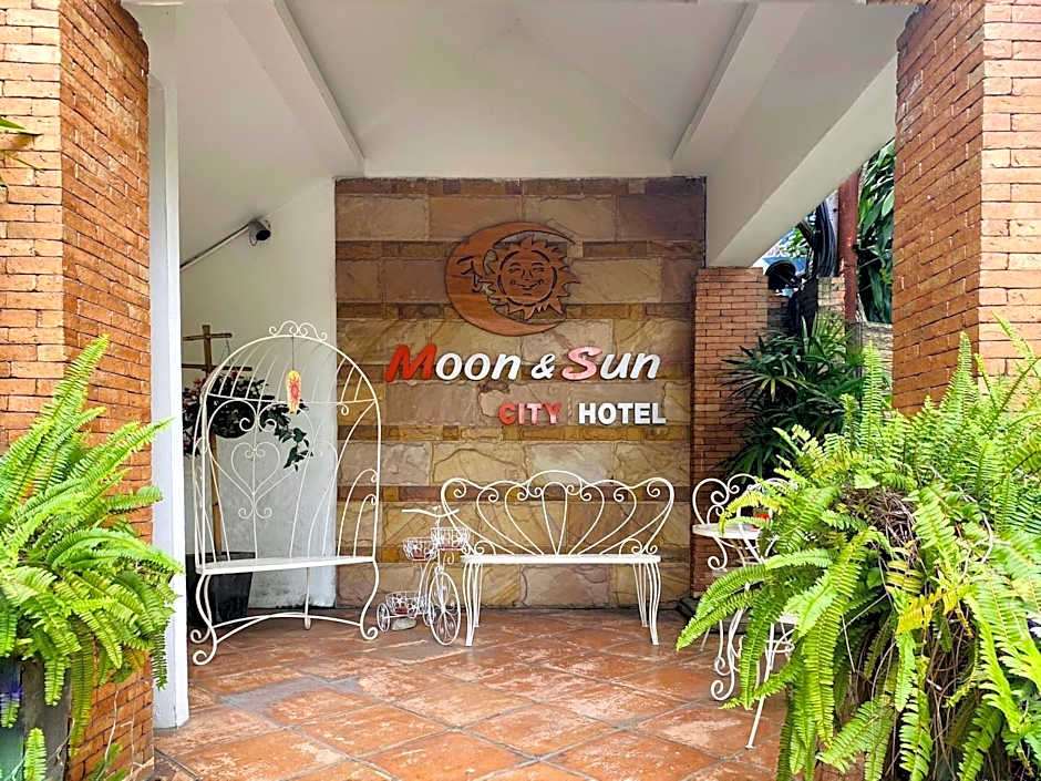 Moon and Sun Hotel