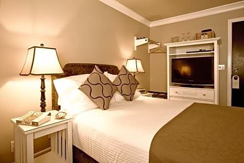 Cannon Beach Hotel Collection