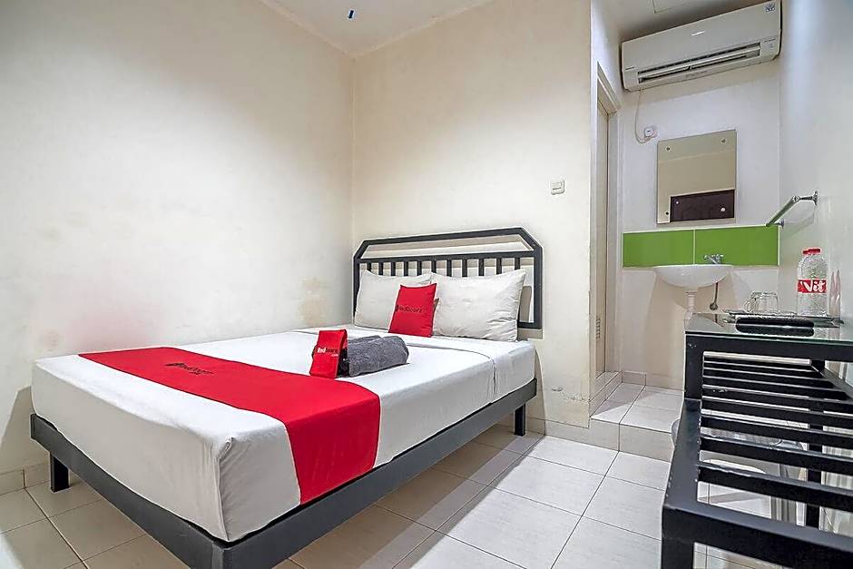 RedDoorz near Nagoya Citywalk Batam 2