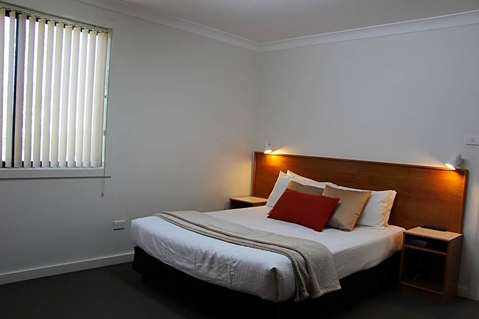 The Pioneer Way Motel