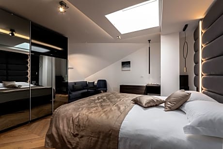 Deluxe Double Room with Extra Bed - Attic with Roof Window