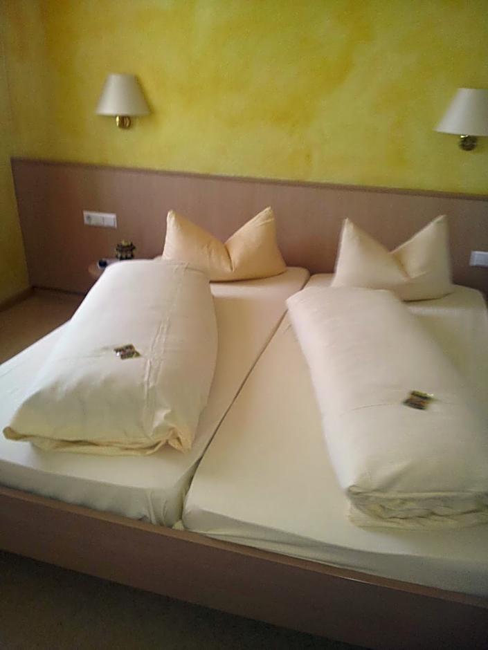 Hotel - Restaurant Hirschen - Werneths Landgasthof beim Europa- Park Rust