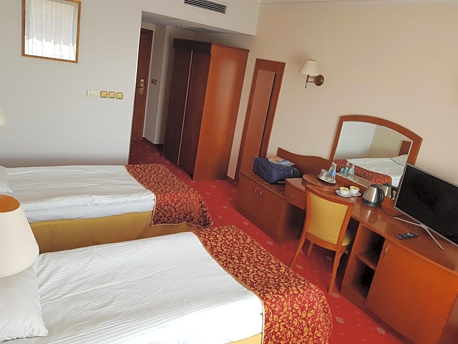 Photo 1 of 6 of Standard Triple Room
