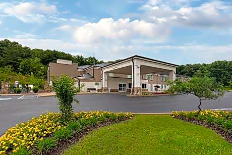 Holiday Inn Express Hurricane Mills Waverly By IHG