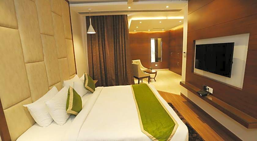 Hotel Maple Grand