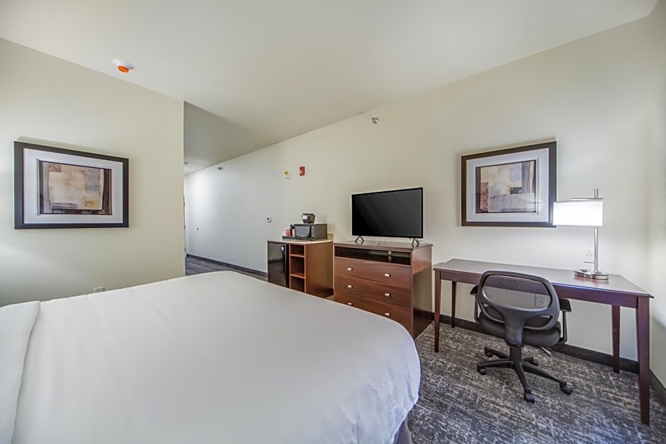 Cobblestone Hotel & Suites - Cozad