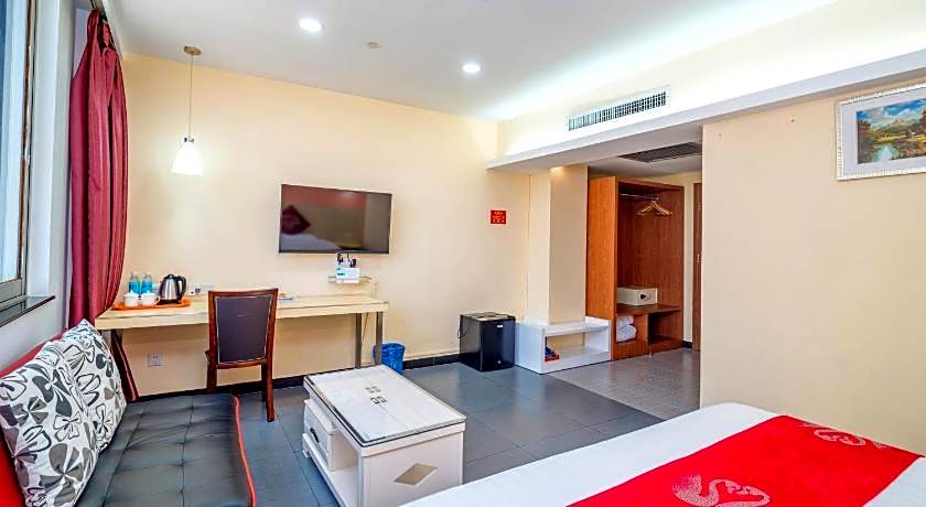 Ln White House Hotel