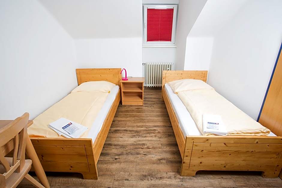 YoHo - International Youth Hostel