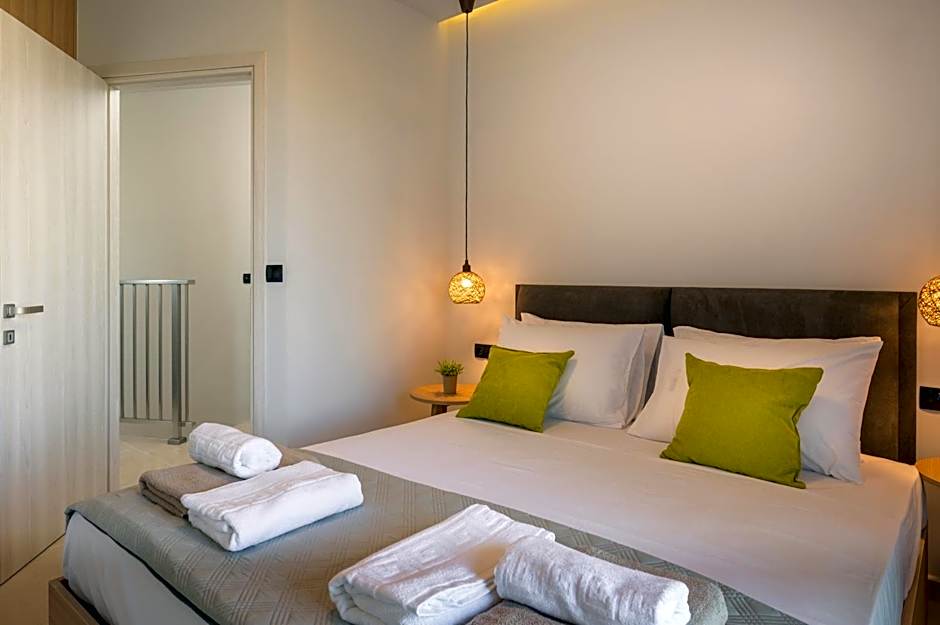 Aegean Breeze Luxury Apartments next to the sea