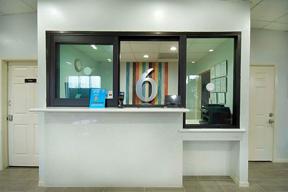 Motel 6 Houston, TX - I-10 West