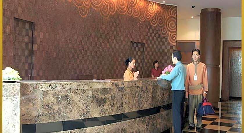 Sri U-Thong Grand Hotel