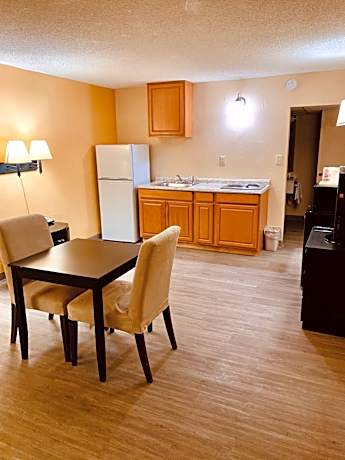 One-Bedroom King Suite - Non-Smoking