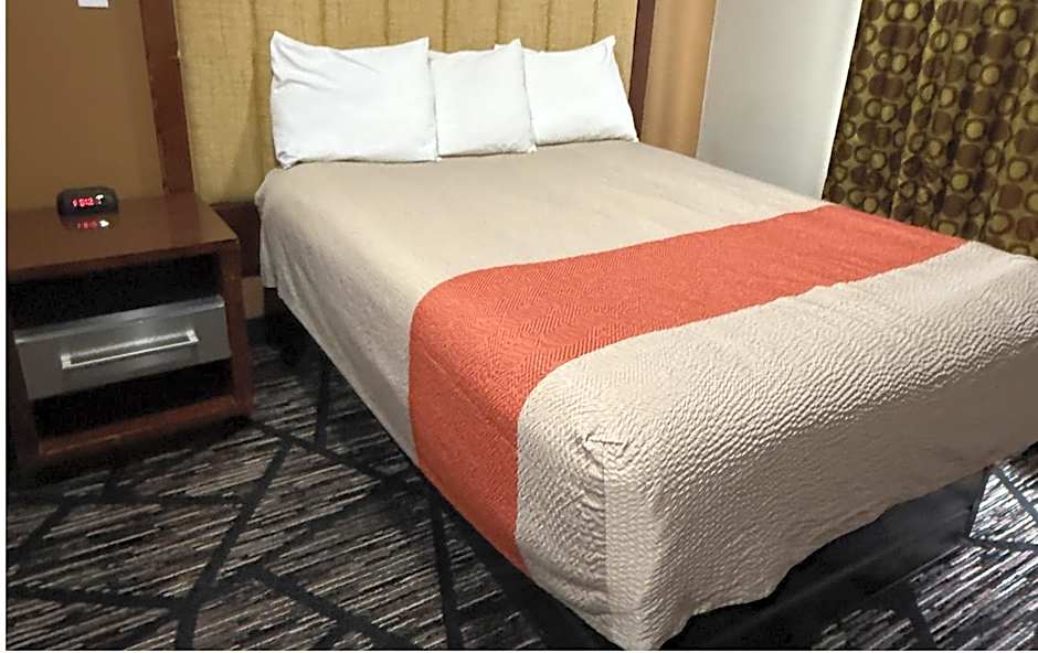 TownHouse Extended Stay Hotel Downtown